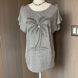 Almalka Top Cold-Shoulder Palm Bling S/M